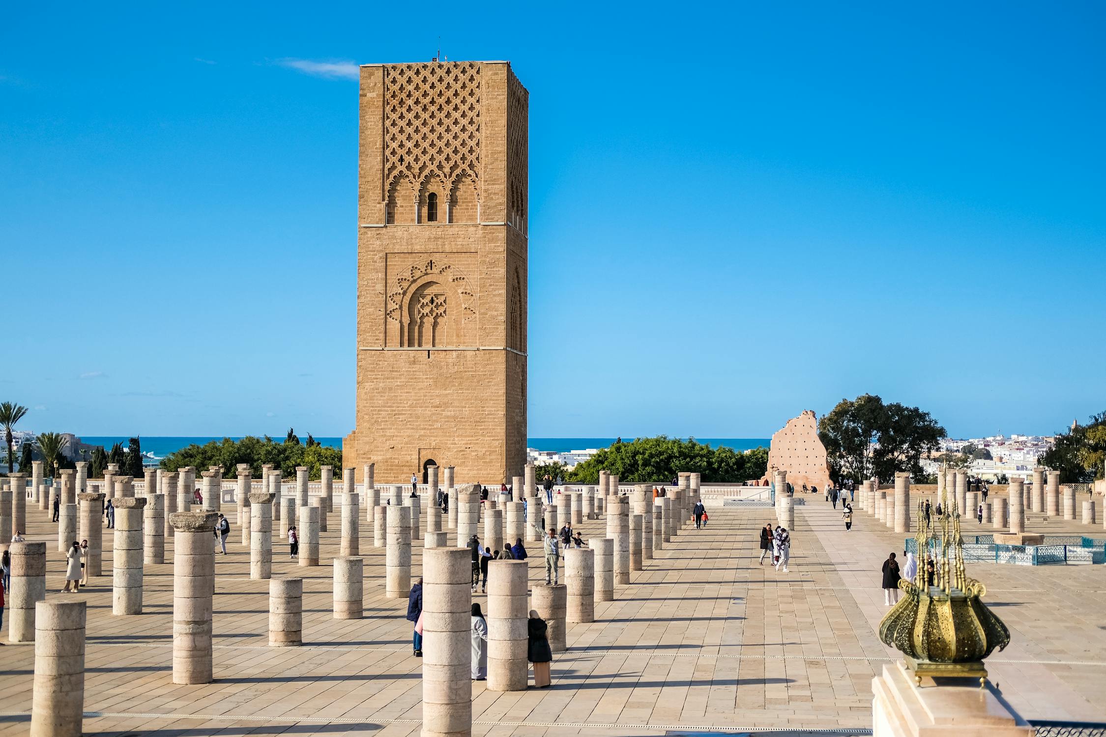 free-photo-of-torre-e-colonne-di-hassan-a-rabat-marocco